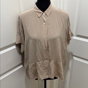 Everlane Taupe Short-Sleeve Button Down Shirt